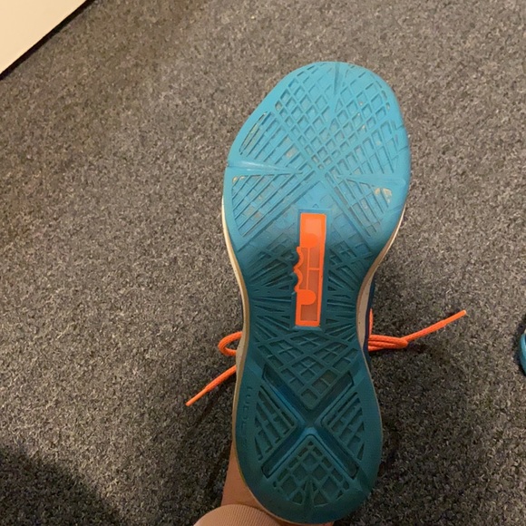 Nike - Picture 7 of 10